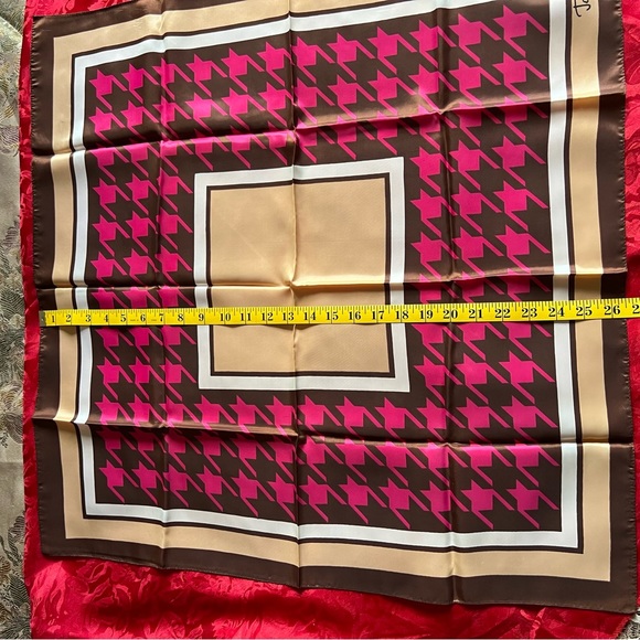 Vintage Jacques Piaget Trevira Scarf, Houndstooth Magenta Brown , EUC - Picture 4 of 8